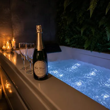 L'echappee Soleil Couchant Balneo Sauna Massage Conches-en-Ouche